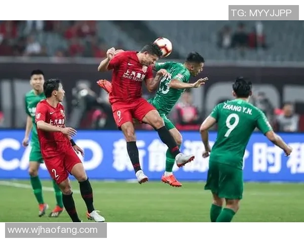 国安与上港激战正酣精彩对决全程直播不容错过